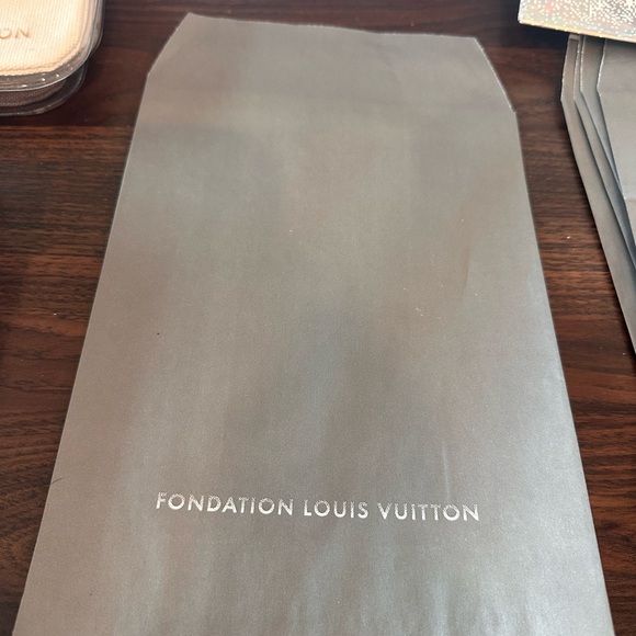 New Louis Vuitton Fondation zippered pouch, wallet, clutch - Picture 6 of 6